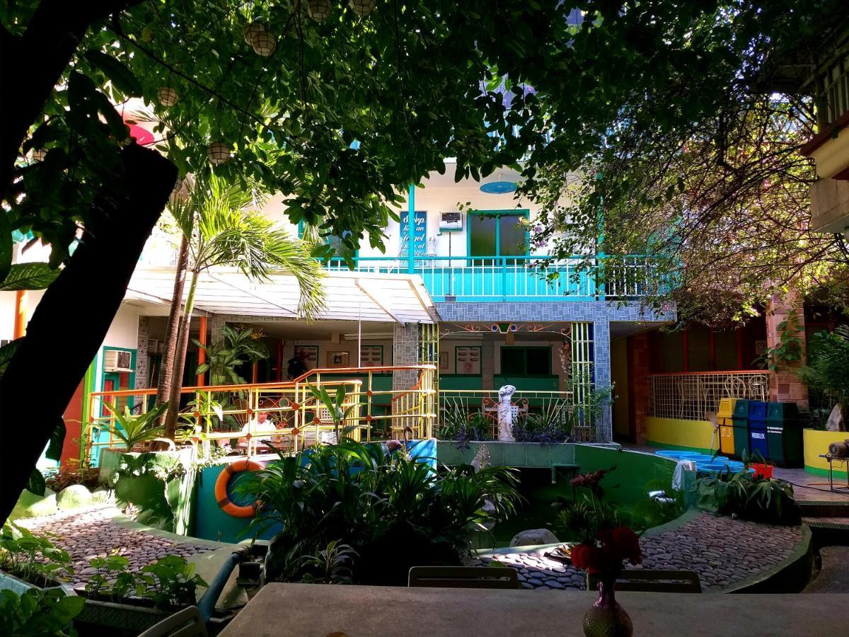 Park Vil-La Apartelle Quezon City Ngoại thất bức ảnh