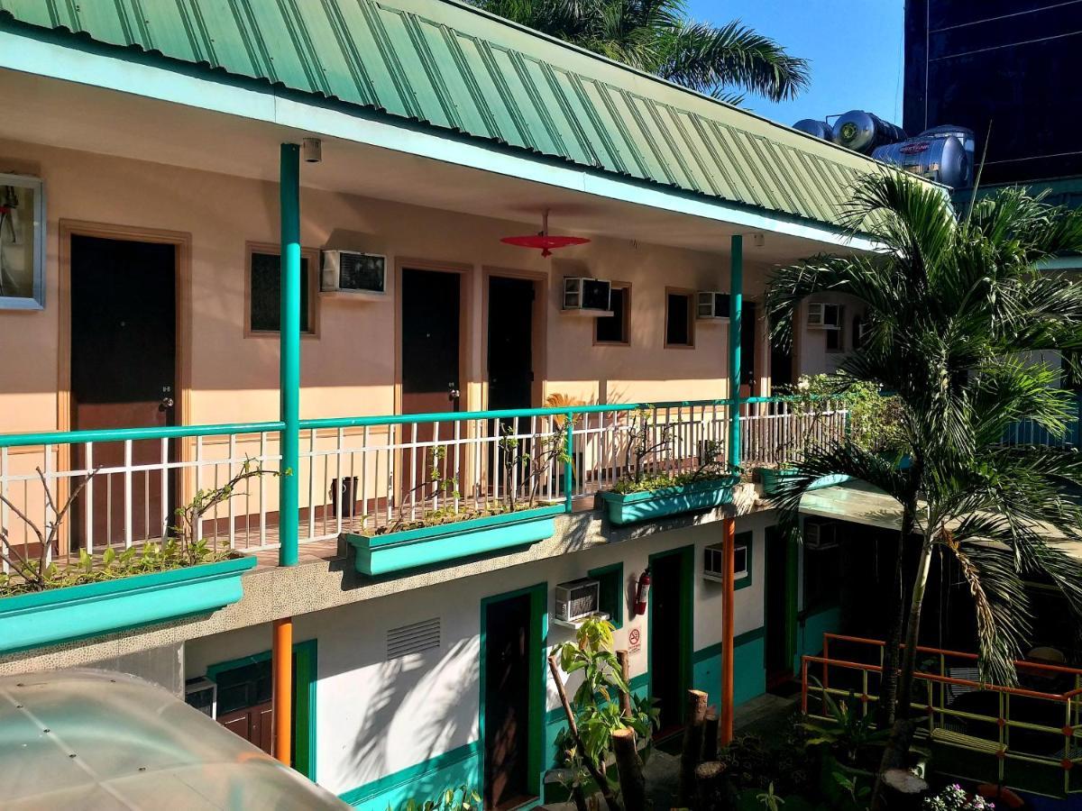 Park Vil-La Apartelle Quezon City Ngoại thất bức ảnh